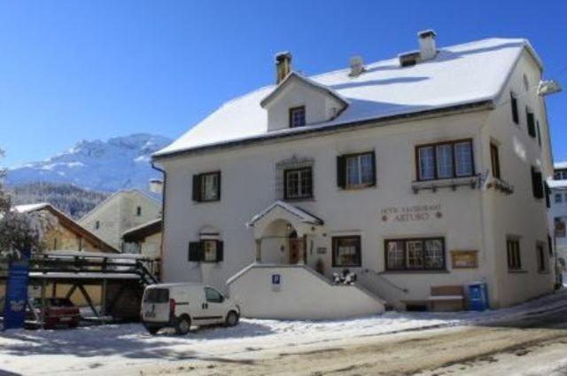 Hotel Arturo Celerina/Schlarigna ภายนอก รูปภาพ
