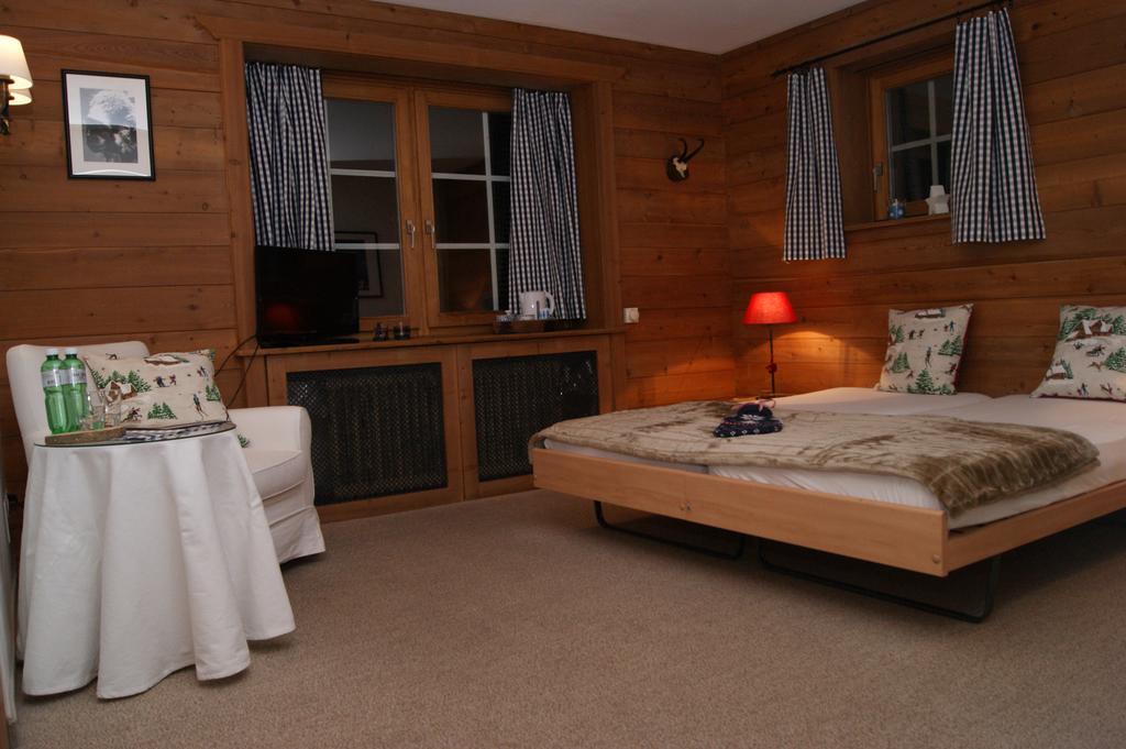 Hotel Arturo Celerina/Schlarigna ภายนอก รูปภาพ
