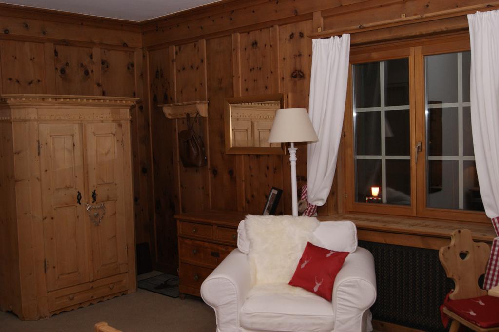 Hotel Arturo Celerina/Schlarigna ภายนอก รูปภาพ